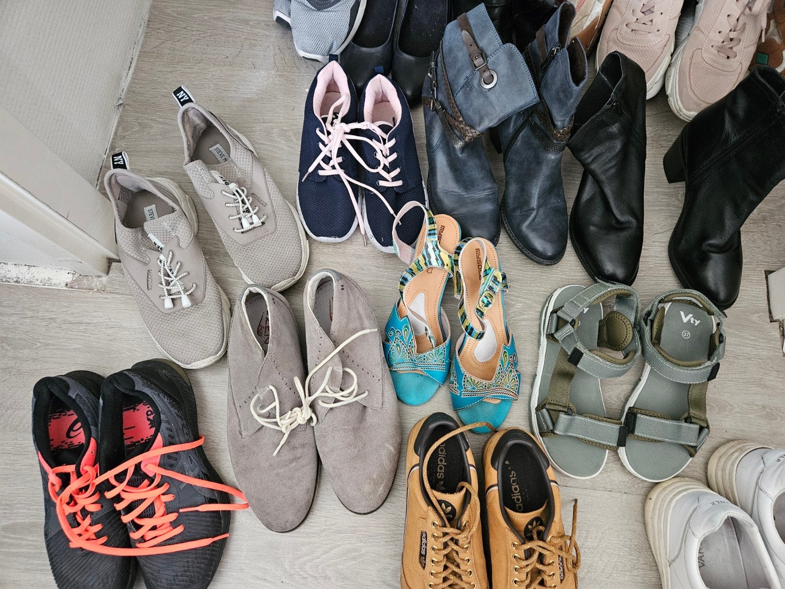 Partij schoenen mix, Kleding | Dames, Schoenen, Ophalen, Gedragen, Sneakers of Gympen