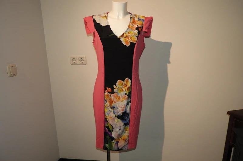 Class Cavalli schitterende jurk bloemen kleur fel roze I46, Maat 38/40 (M), Zo goed als nieuw, Meerkleurig, Verzenden
