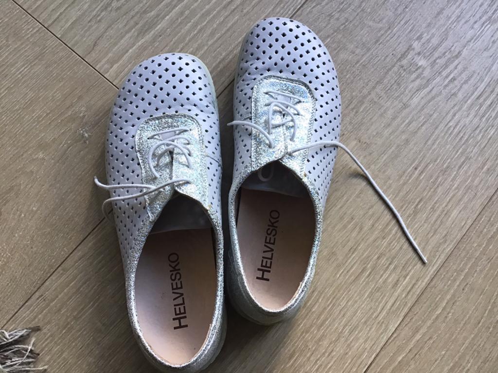 HELVESKO GOEDE SCHOENEN 37, Ophalen of Verzenden, Zo goed als nieuw, Schoentjes
