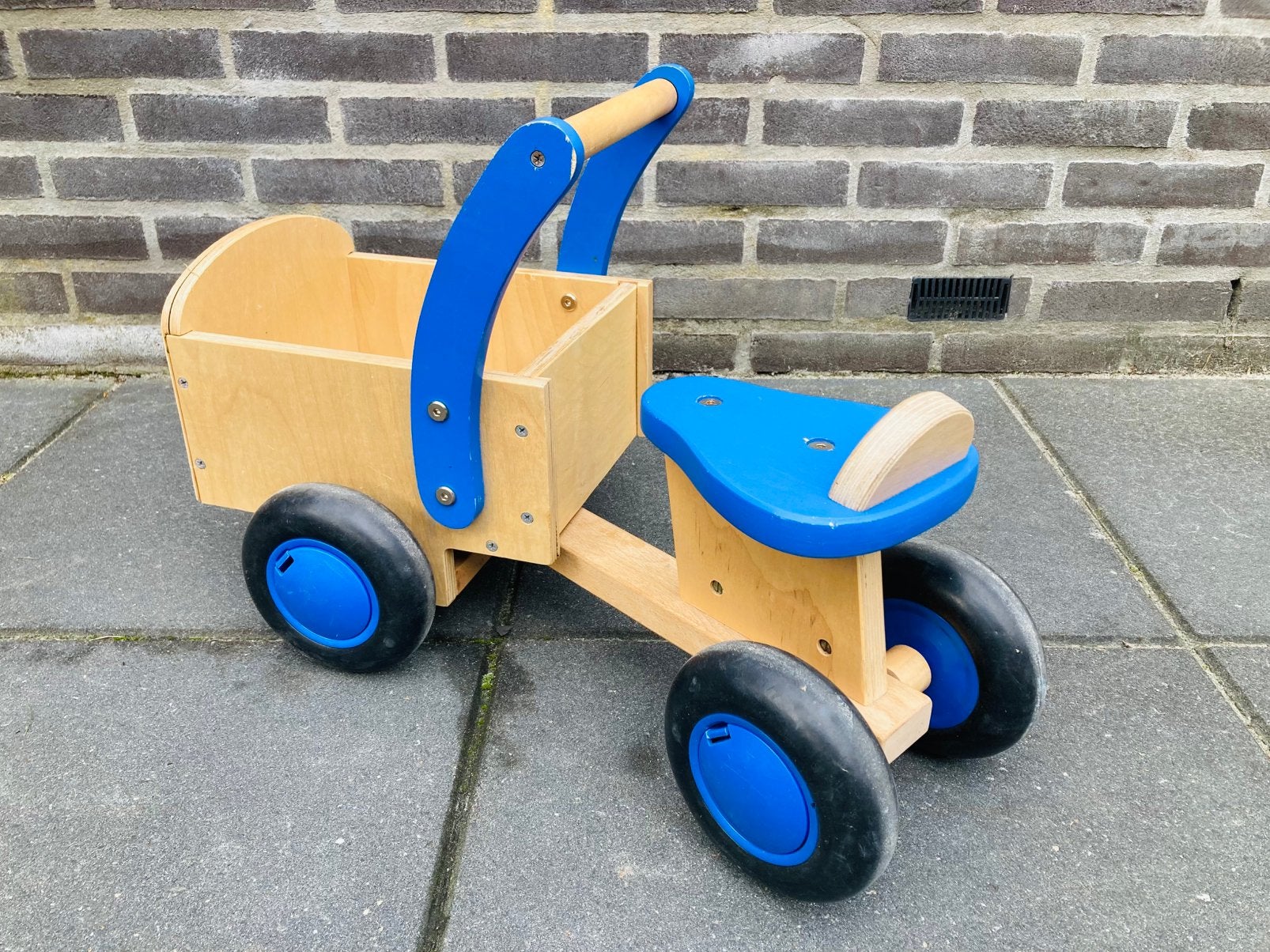 Foto 3 van Houten loopfiets / bakfiets