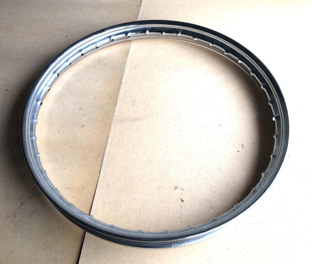 originele Radaelli velg 1.20 x 17 " nieuw old stock, Fietsen en Brommers, Brommeronderdelen | Oldtimers, Ophalen of Verzenden