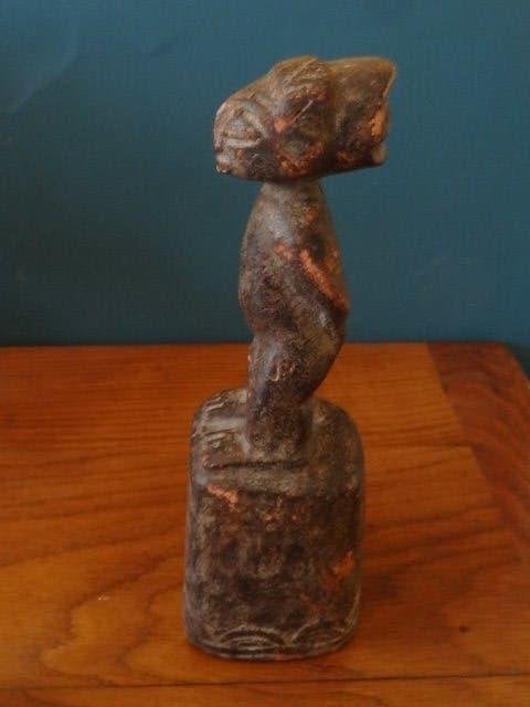 Luba, Hemba bel, hoog 26 cm, hoge kwaliteit, mooie details, Hout, Bruin, 26 cm, Beeld