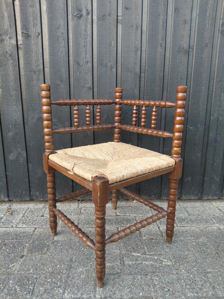 Bobbin hoekstoel, Ophalen
