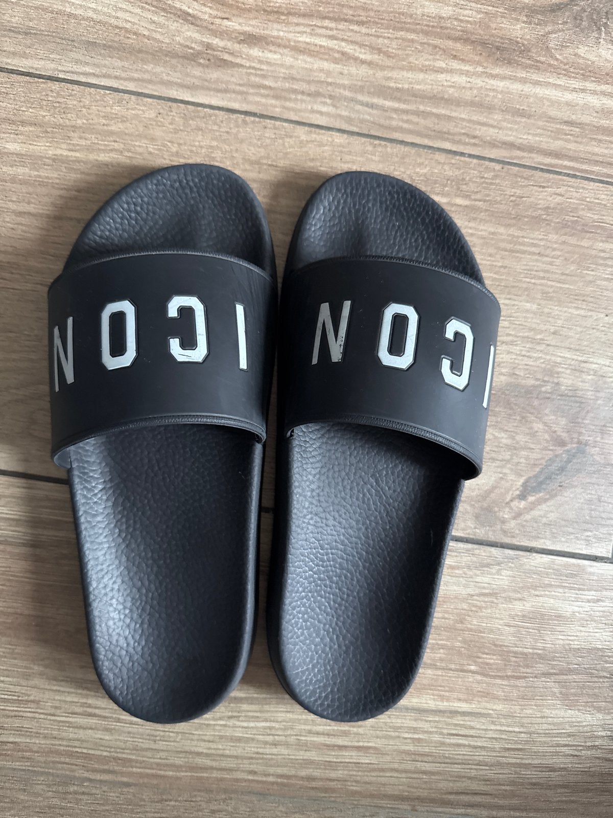Dsquared2 Icon slippers - Zwart maat 40, Slippers, Zwart, Ophalen of Verzenden, Zo goed als nieuw