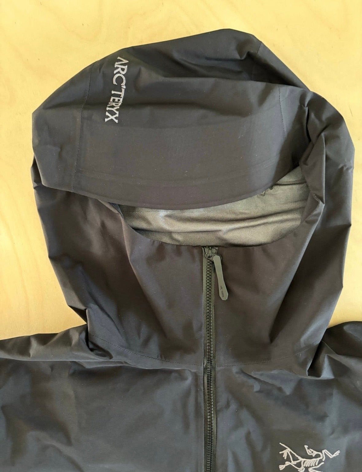 Nieuwe Arc'teryx Gore-Tex jas met labels, maat L, Kleding | Dames, Zwart, Maat 42/44 (L), Nieuw, Ophalen of Verzenden
