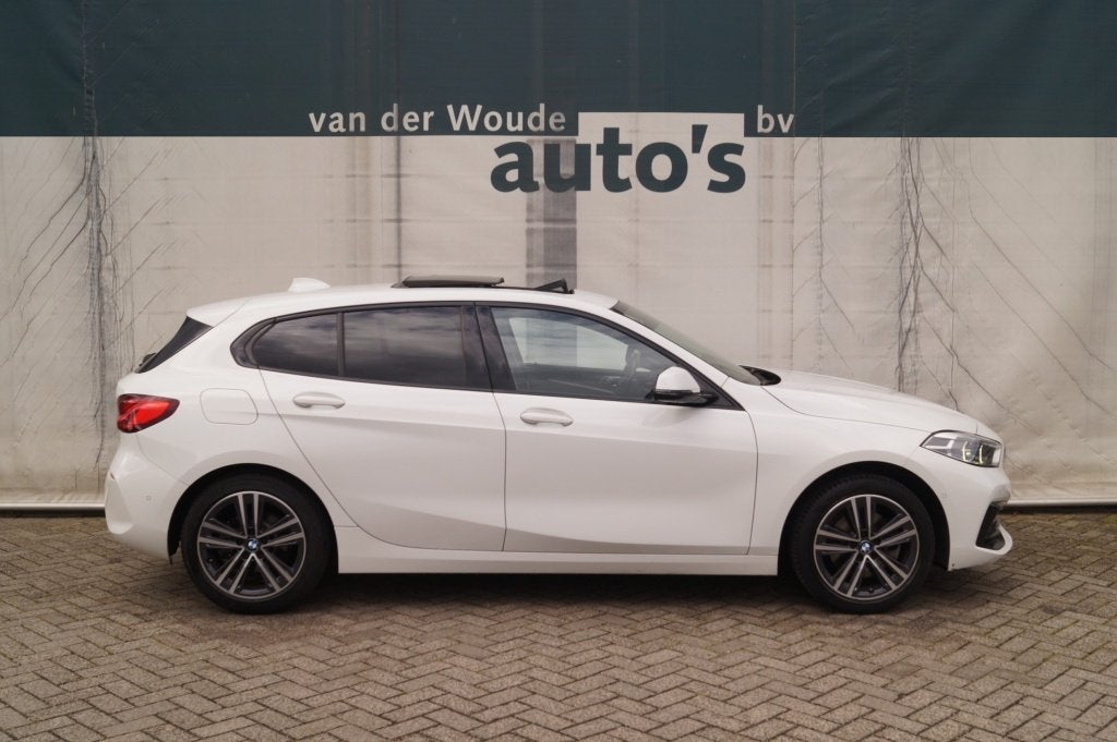 BMW 1-serie 118i Sportline Business Edition -PANO-ECC-CAM-PD, Auto's, Dealer onderhouden, 136 pk, Gebruikt, Leder en Stof