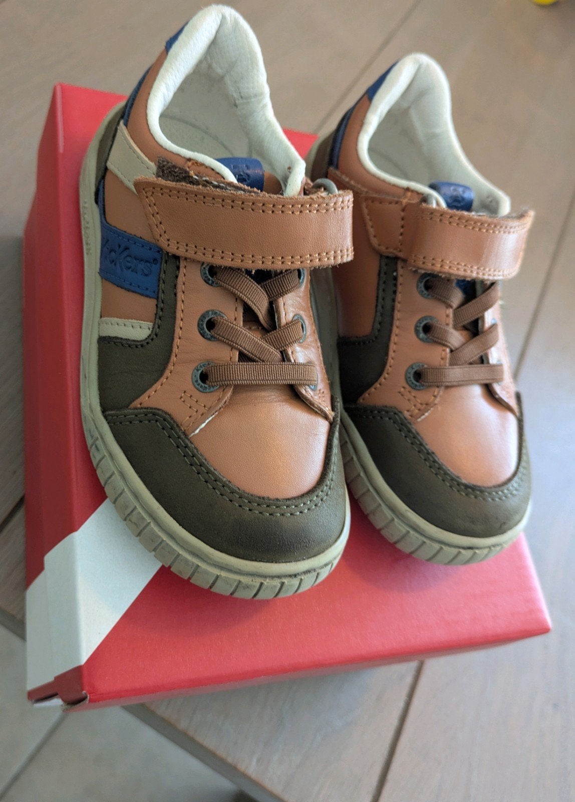 Kickers sneakers in zeer nette staat - maat 25, Kickers, Jongen of Meisje, Schoenen, Ophalen of Verzenden
