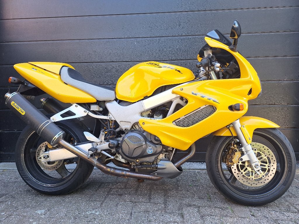 Honda VTR1000F firestorm, Motoren, Motoren | Honda, 2 cilinders, Sportuitlaat, Motorrijbewijs A, Gebruikt