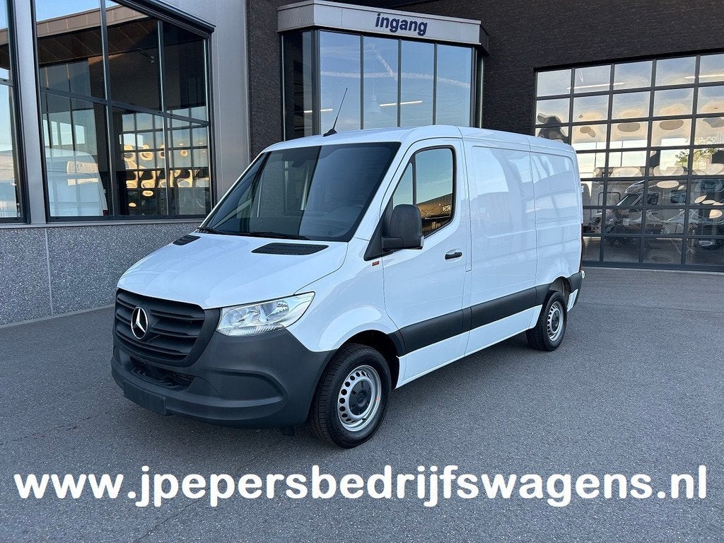 Mercedes-Benz Sprinter 215 CDI L1 H1 / Trekhaak / Cruise con, Auto's, Voorwielaandrijving, 2033 kg, Stof, Gebruikt