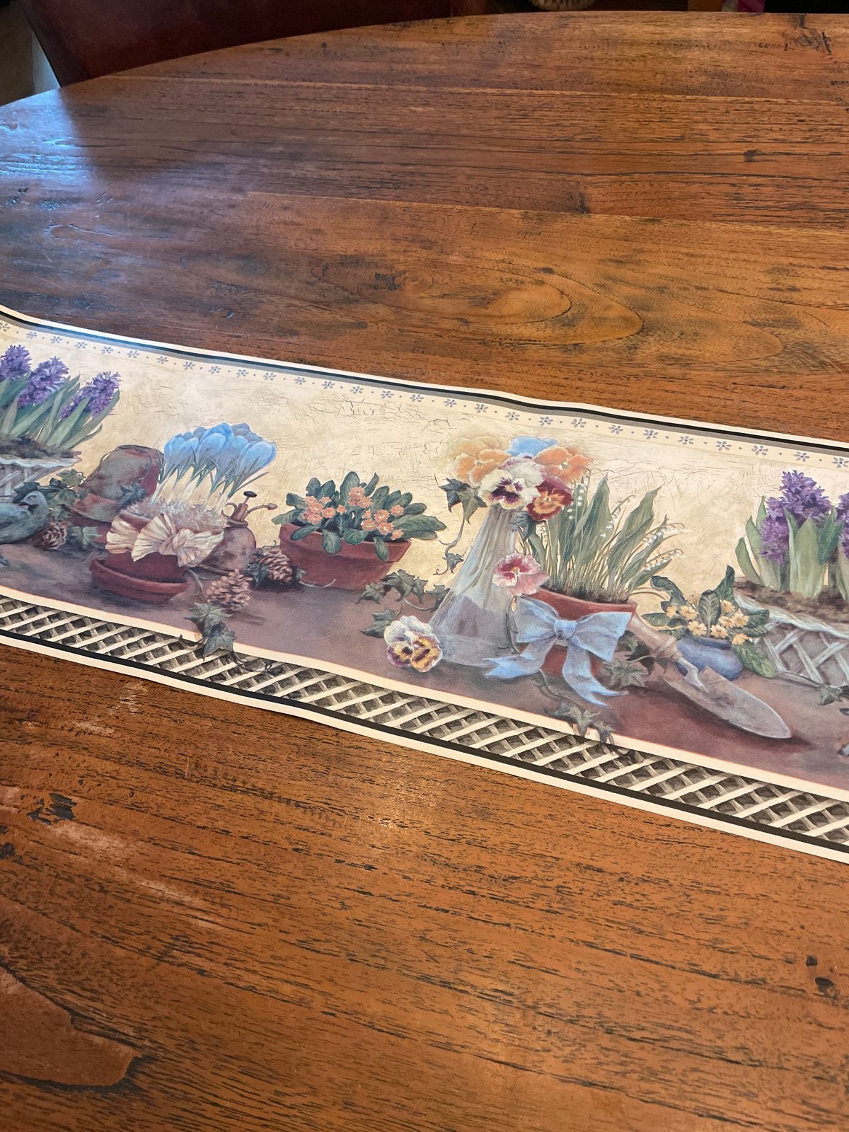 Vintage bloemenbehangrand - perfect voor een landelijke sfee, Bloemen, Ophalen of Verzenden, Minder dan 5 m², Papierbehang