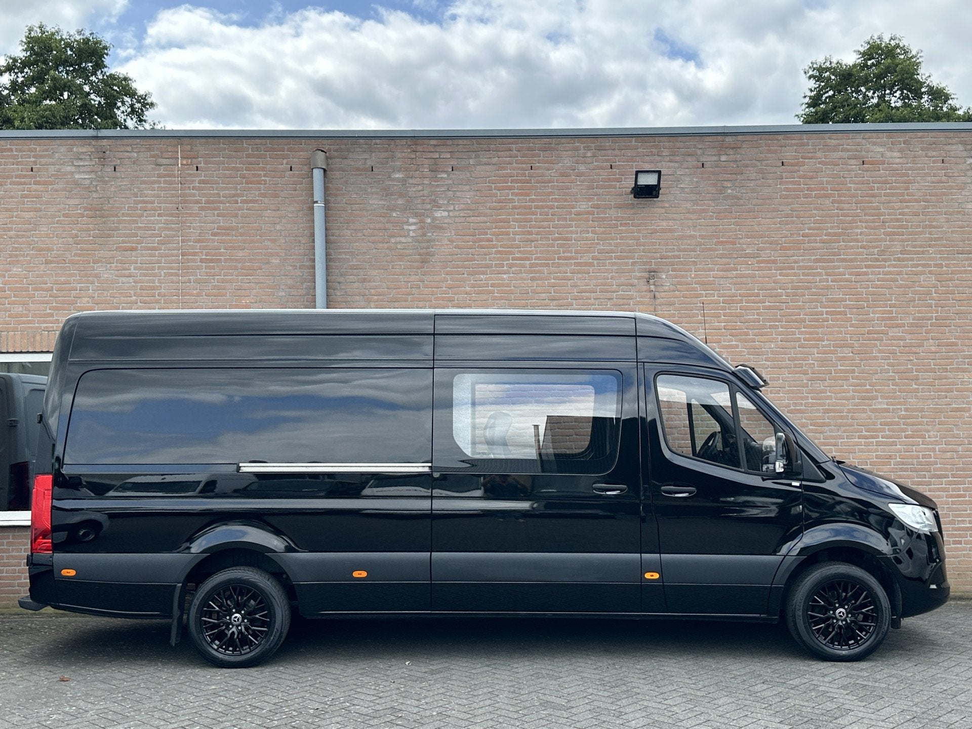 Foto 11 van Mercedes-Benz Sprinter 317CDI 170PK L3H2 Dubbelcabine 6-Pers
