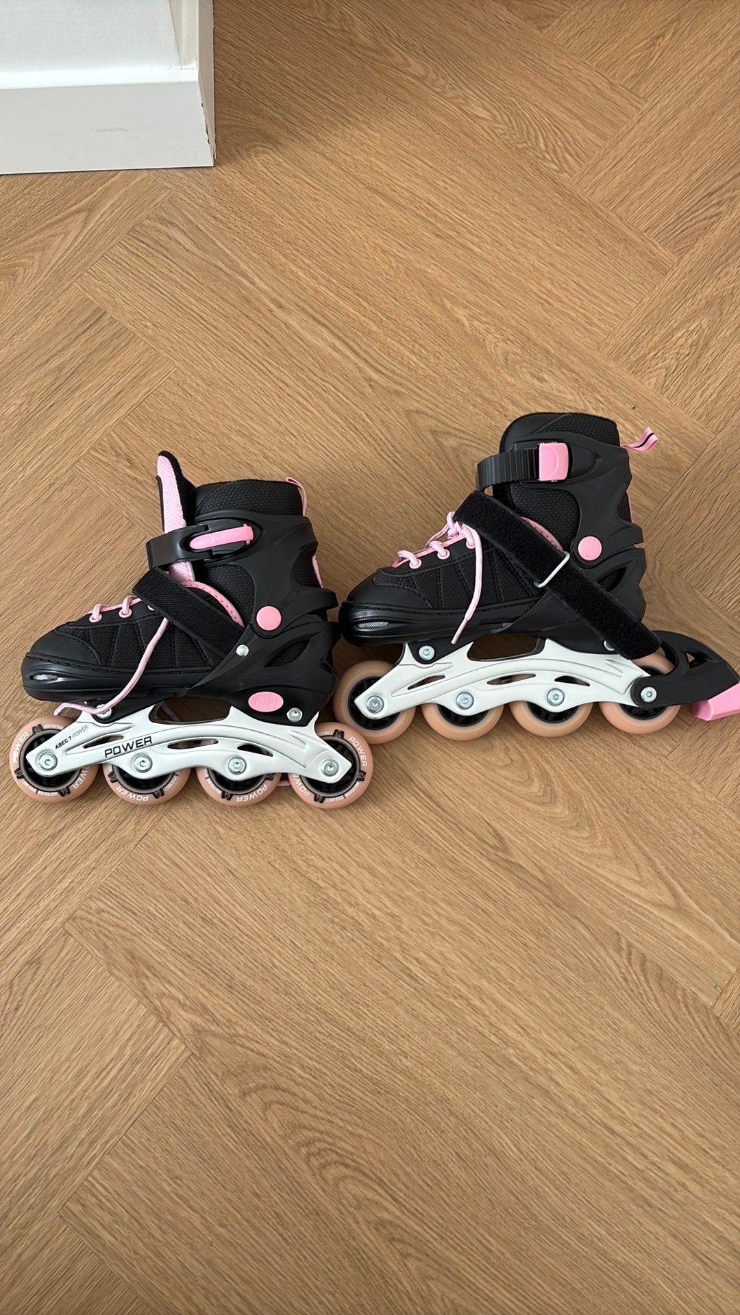Rolschaatsen, Ophalen, Zo goed als nieuw, IJshockeyschaatsen, Nijdam