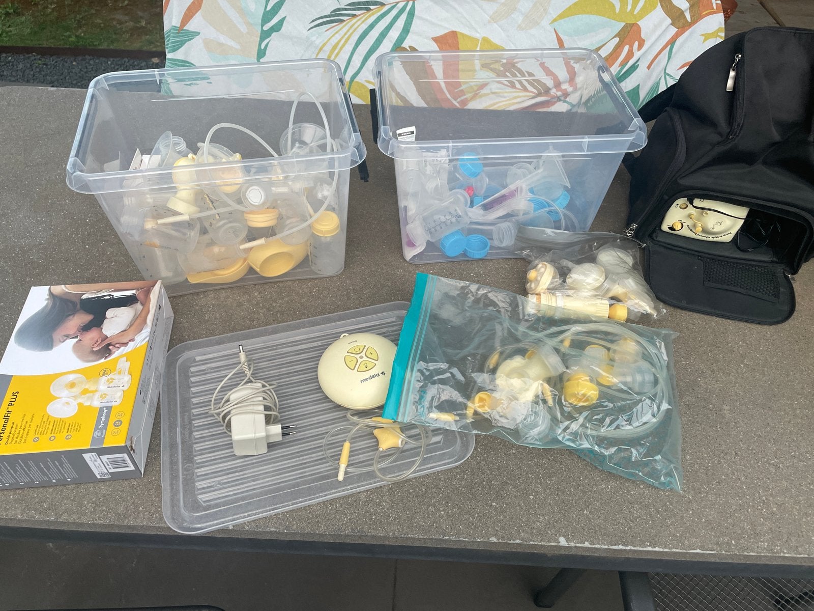 2 Medela borstkolf met accessoires, Kinderen en Baby's, Gebruikt, Medela, Borstkolf, Ophalen of Verzenden