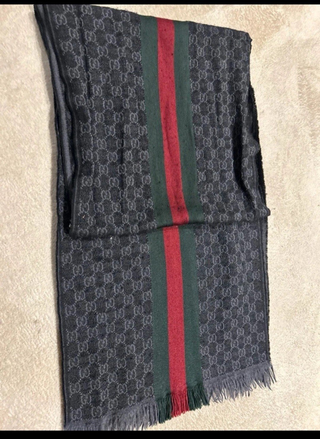 gucci sjaal, Kleding | Dames, Verzenden, Zo goed als nieuw, Maat 46/48 (XL) of groter, Sjaal