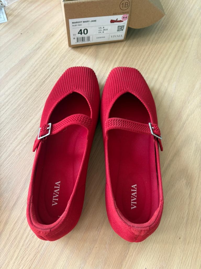 Vivaia Ruby Red Margot Mary-Jane size 40, Nieuw, Rood, Ballerina's, Ophalen of Verzenden