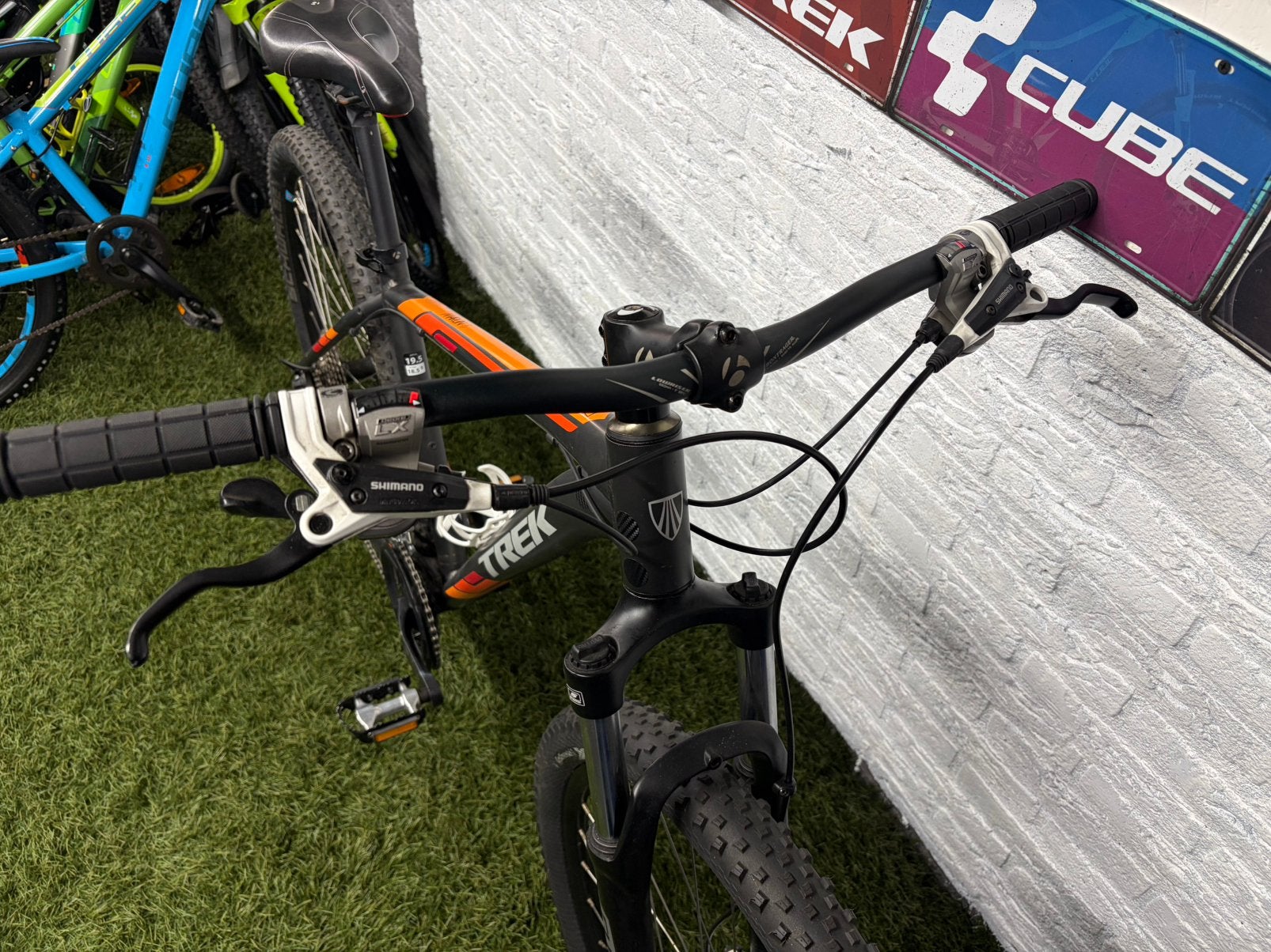 Foto 4 van Trek Marlin 5 29 inch mountainbike frame maat L MTB 29” trek