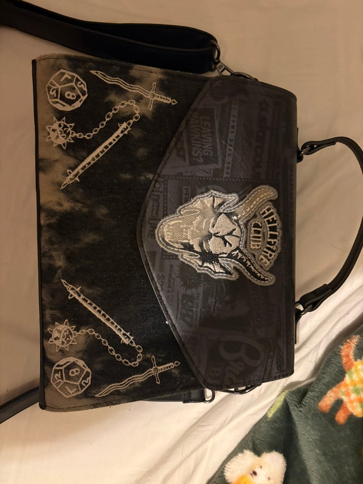 Loungefly Stranger Things bag, Ophalen of Verzenden, Zo goed als nieuw, Zwart, Overige merken