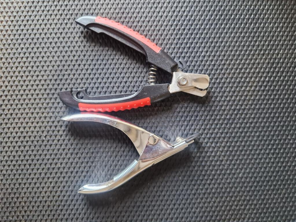 Nagelknipper, Ophalen