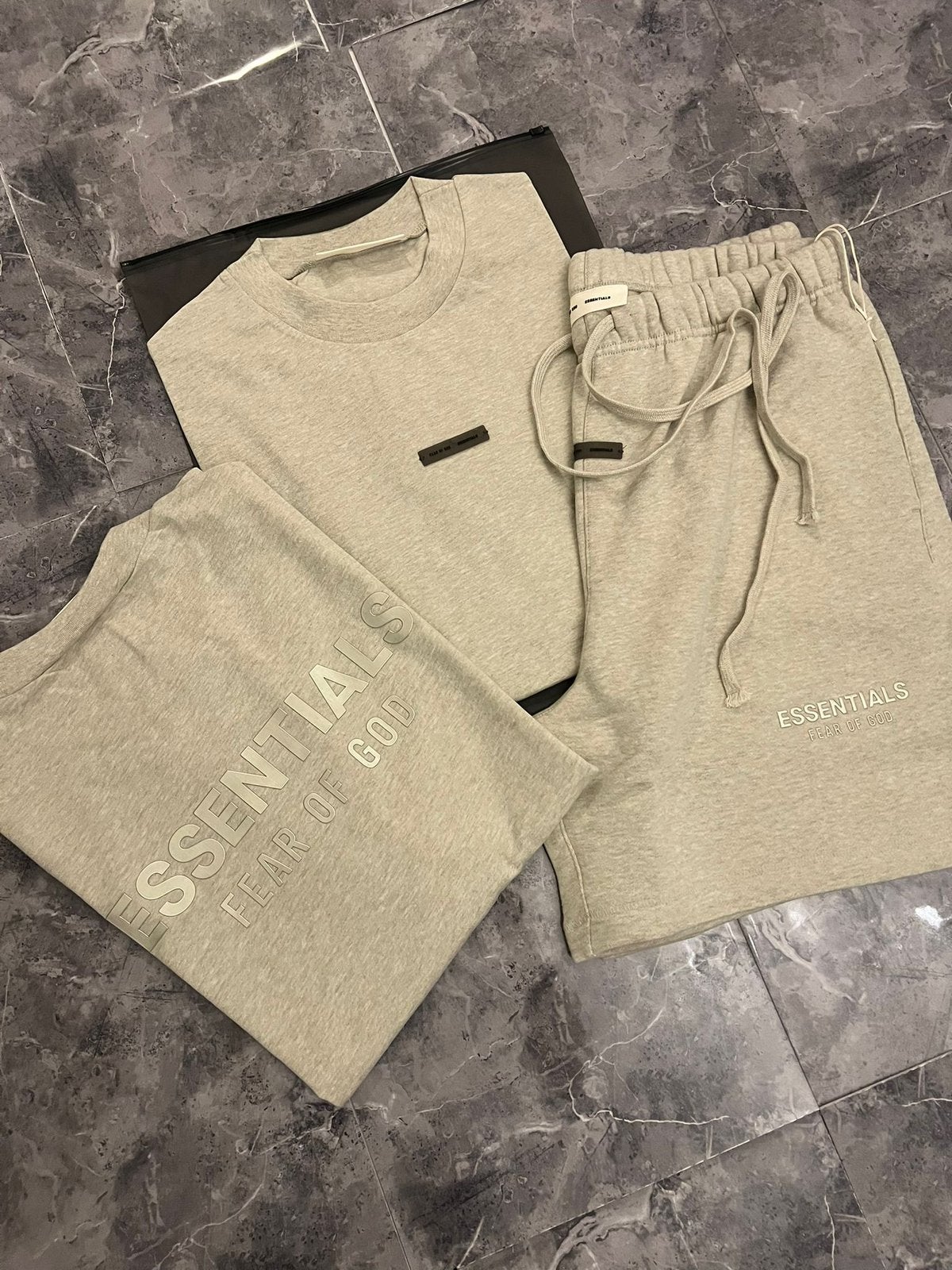 Essentials SS25 - zomerset, Overige kleuren, Nieuw, Overige maten, Ophalen of Verzenden