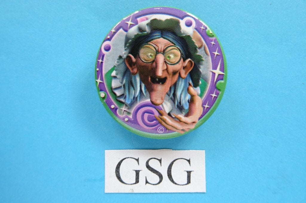 Heks nr. 50874-02, Ophalen, Zo goed als nieuw, Button of Speldje