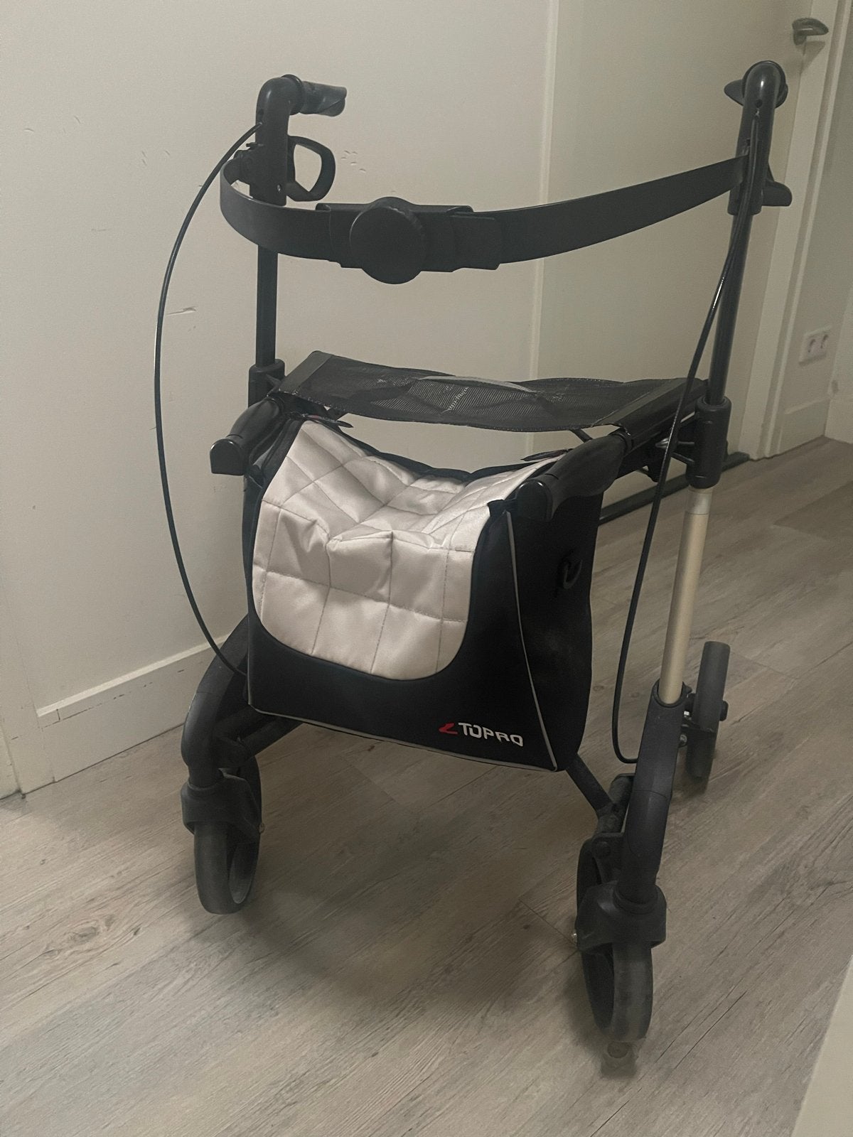 Rollator Topro opvouwbaar lichtgewicht, Ophalen, Lichtgewicht, Zo goed als nieuw