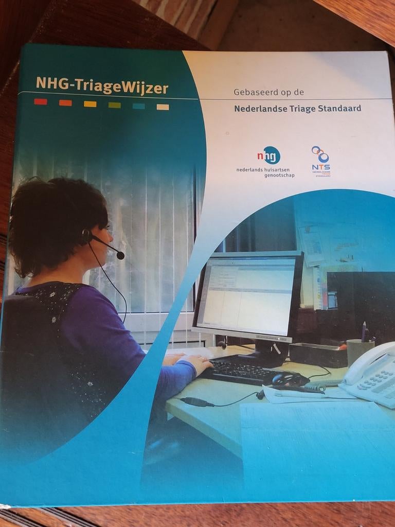 NHG-TriageWijzer - Handboek voor de huisartsenpraktijk, NHG, Zo goed als nieuw, Alpha, HBO