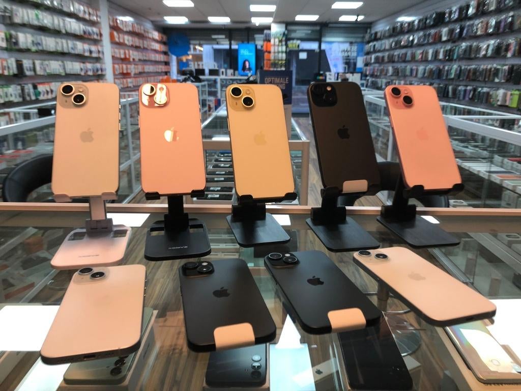 iphone 17 / 17 pro / 16 pro max / 16e / 16 / 15 / 15+/ 14/13, Ophalen of Verzenden, Zo goed als nieuw, Zwart, 128 GB