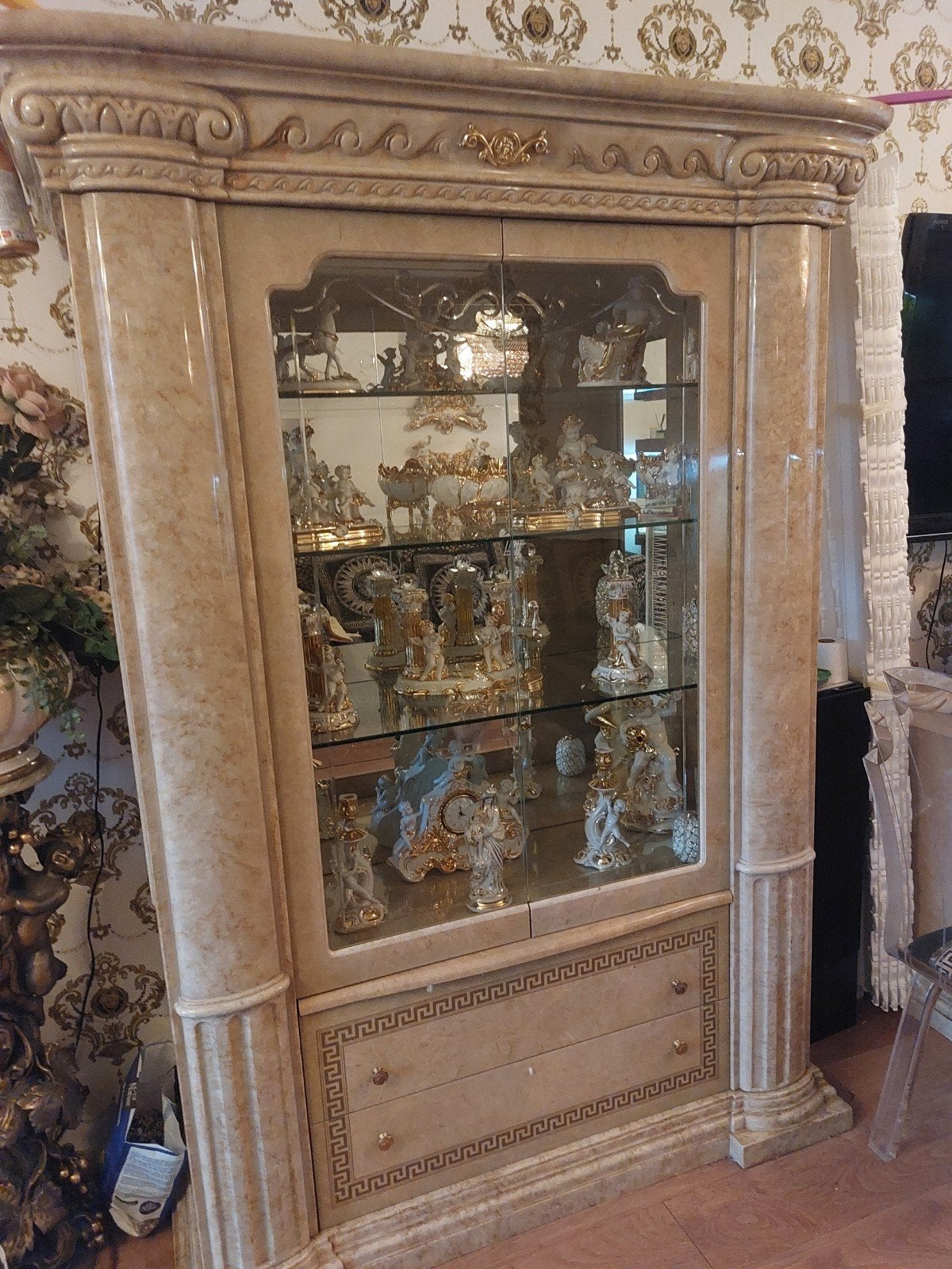versace  Vitrinekast met Glazen Deuren en Lades, Glas, Ophalen of Verzenden, Zo goed als nieuw, 25 tot 50 cm