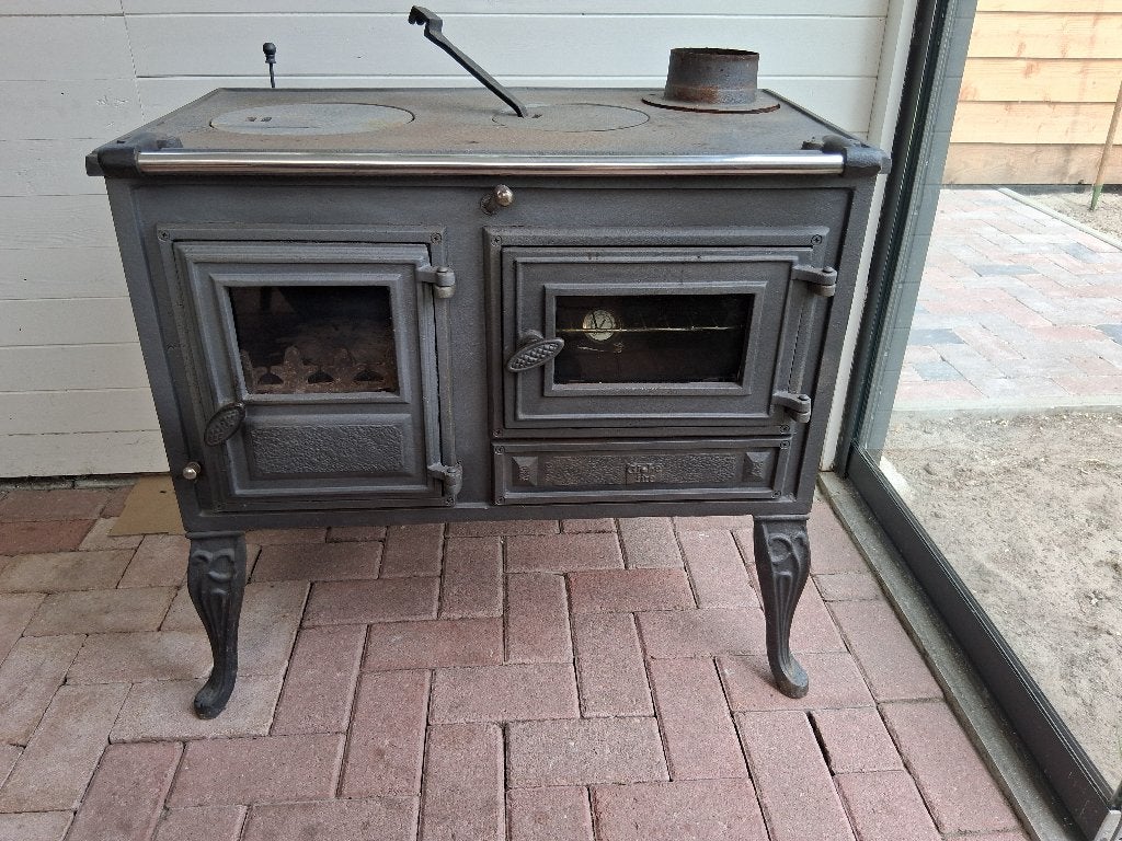 Gietijzeren kachel Globe Fire Titan met ovenfunctie, Ophalen, Gebruikt, Houtkachel, Vrijstaand