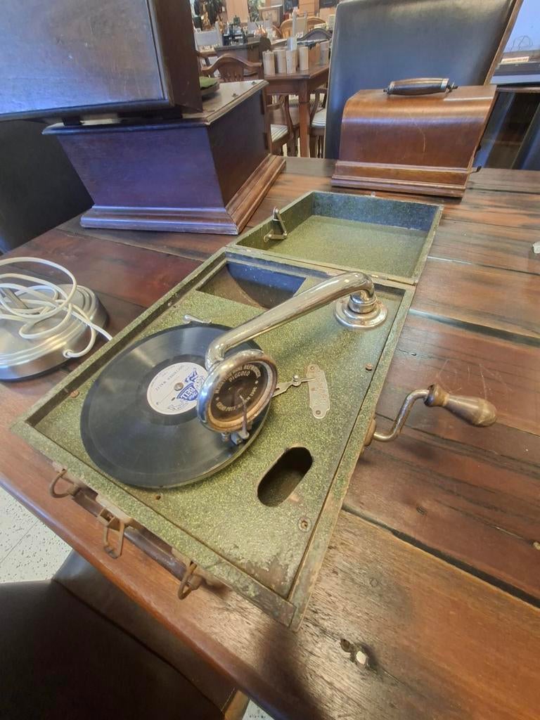 Antieke draagbare grammofoon Maestrophone Piccolo, Audio, Tv en Foto, Platenspelers, Ophalen of Verzenden, Gebruikt, Platenspeler