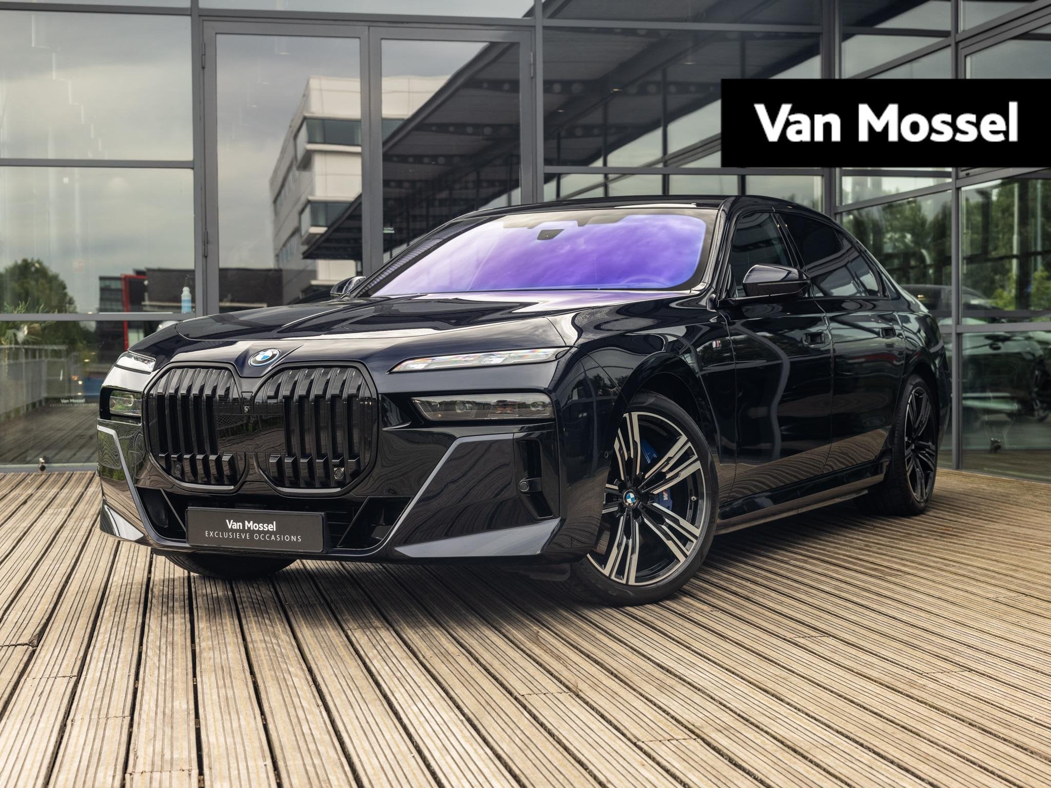 BMW i7 xDrive60 106 kWh | SOH 93 % | M-SPORT | SKYLOUNGE PAN, Gebruikt, 137 €/maand, Zwart, Onderhoudsboekje