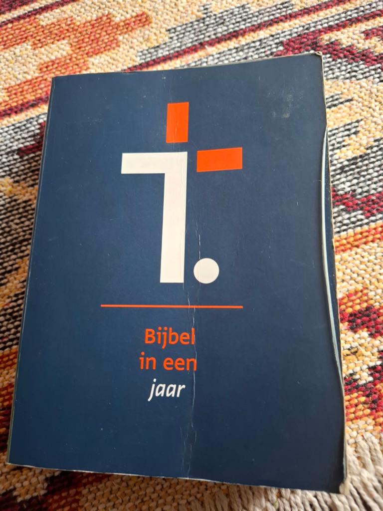 Bijbel in een jaar, Boeken, Ophalen of Verzenden, Zo goed als nieuw