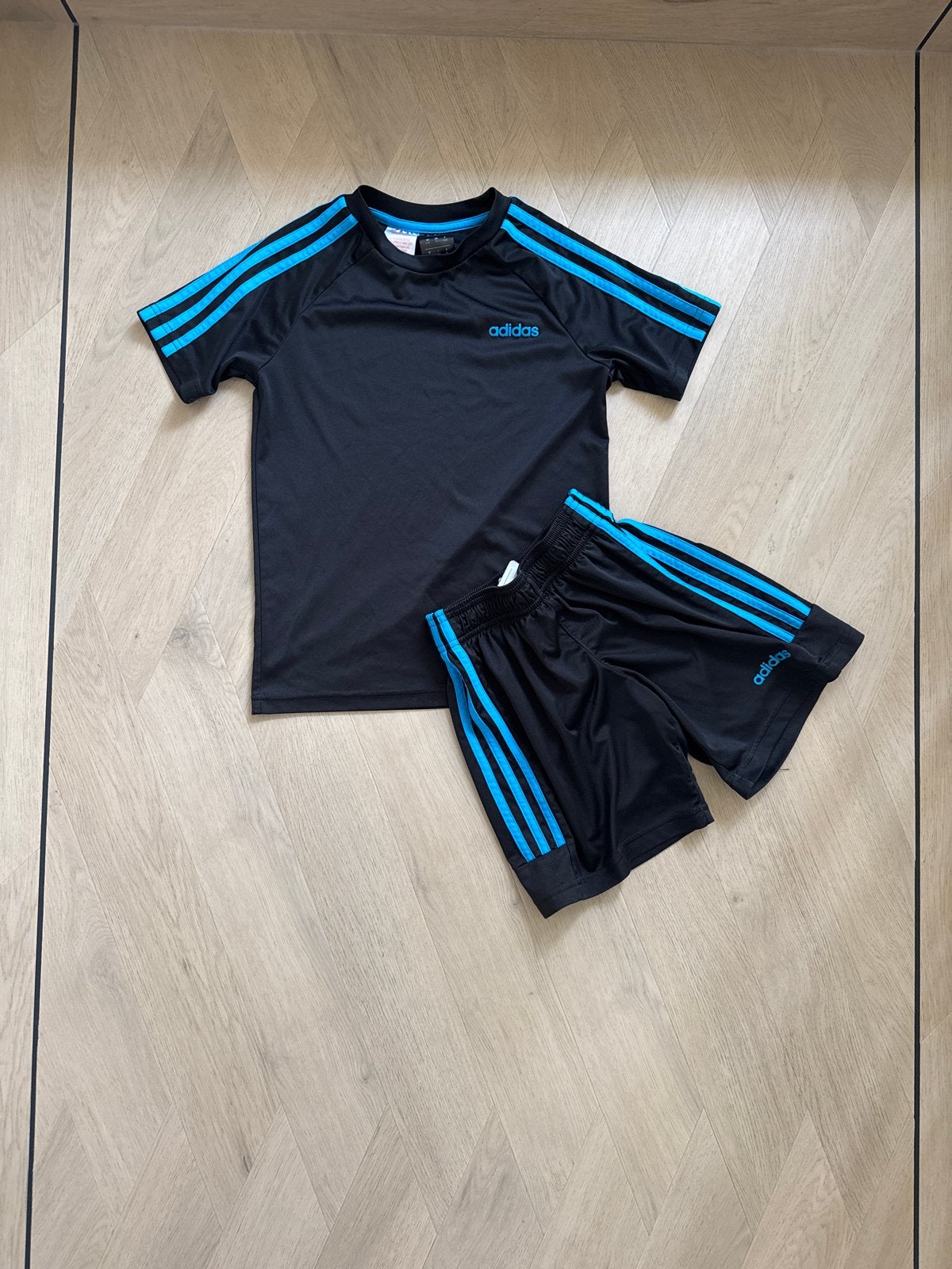 Adidas Voetbal Sporttenue Pakje Maat 140, Ophalen of Verzenden, Zo goed als nieuw, Jongen of Meisje, Setje