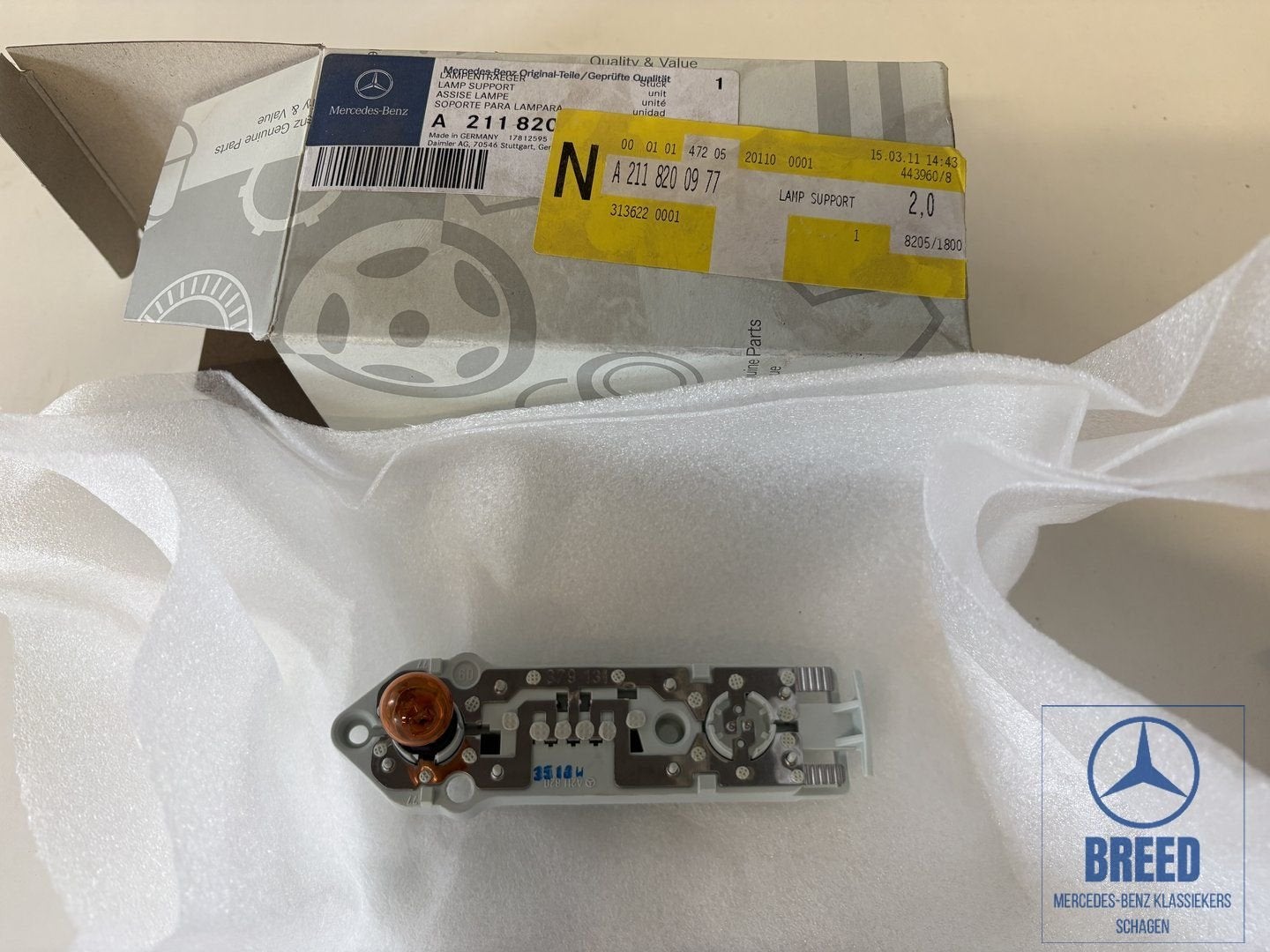 NOS lampendrager linksachter voor Mercedes-Benz W211 T-model, -, Nieuw, Ophalen of Verzenden, -