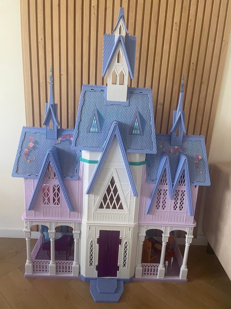 Frozen 2 Arendella kasteel Deluxe poppenhuis, Ophalen of Verzenden, Zo goed als nieuw, Poppenhuis