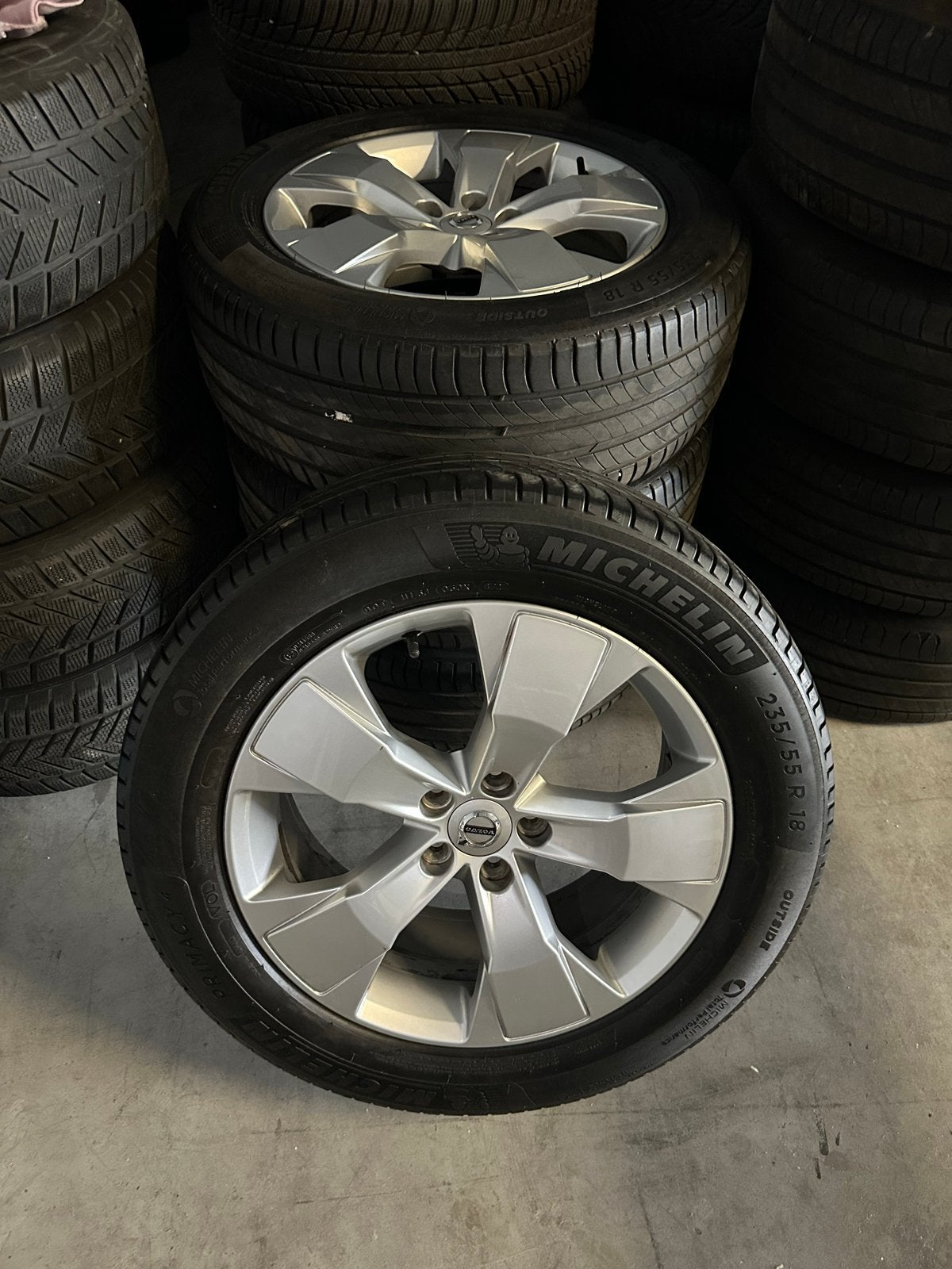 Michelin 235/55 R18 banden met Volvo XC 40 velgen (0522), Ophalen, 18 inch, Gebruikt, Banden en Velgen