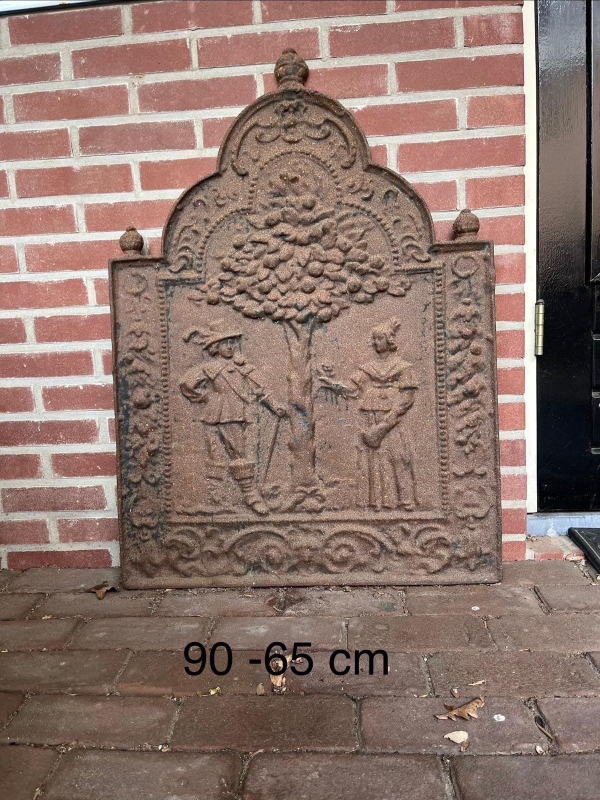 Antiek gietijzeren haardscherm met decoratieve voorstelling, Huis en Inrichting, Haarden, Ophalen, Gebruikt, Vrijstaande haard