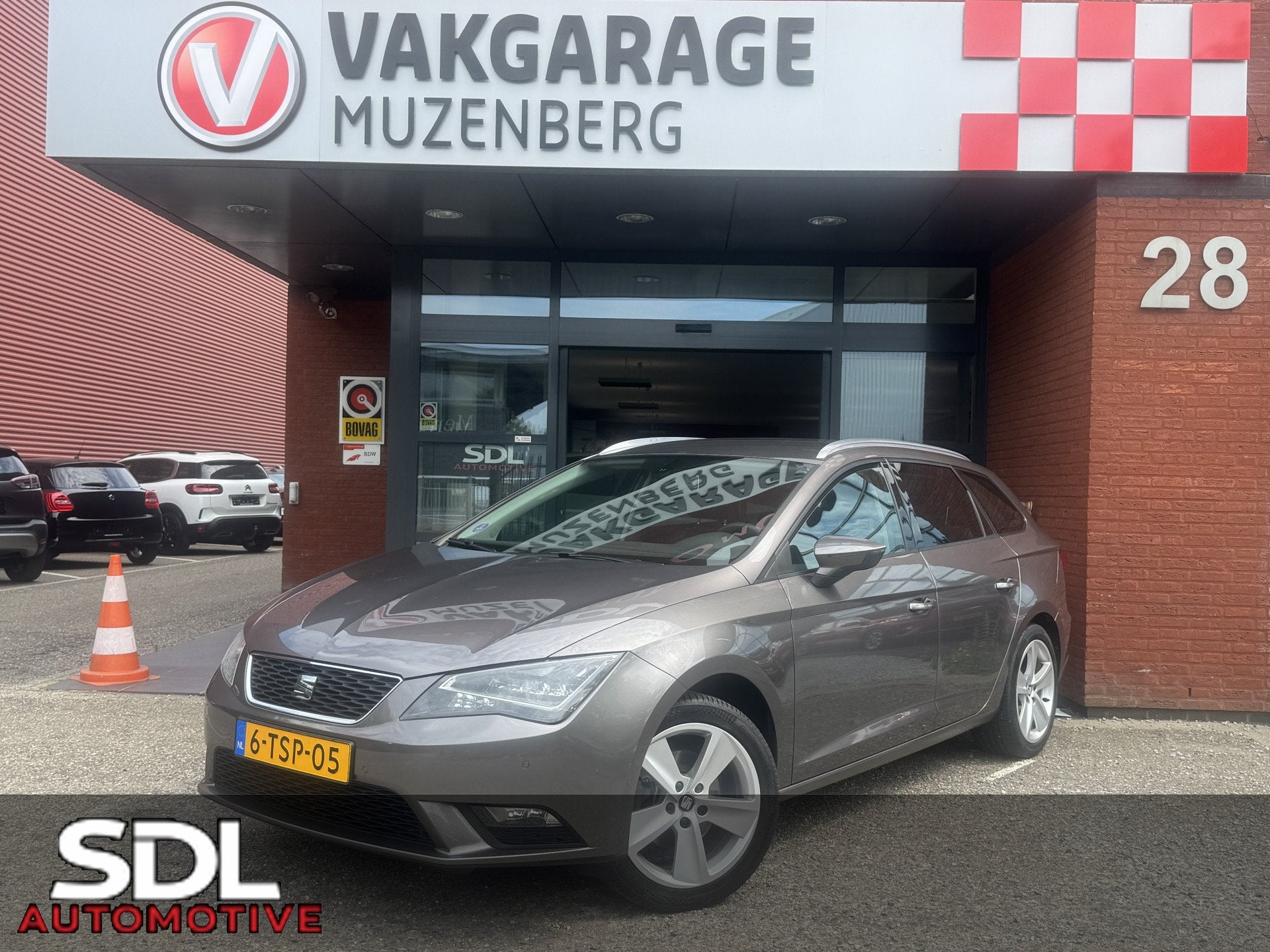 SEAT Leon ST 1.2 TSI Style First Edition // NAVI // PDC V +, Voorwielaandrijving, Euro 5, 1154 kg, Gebruikt