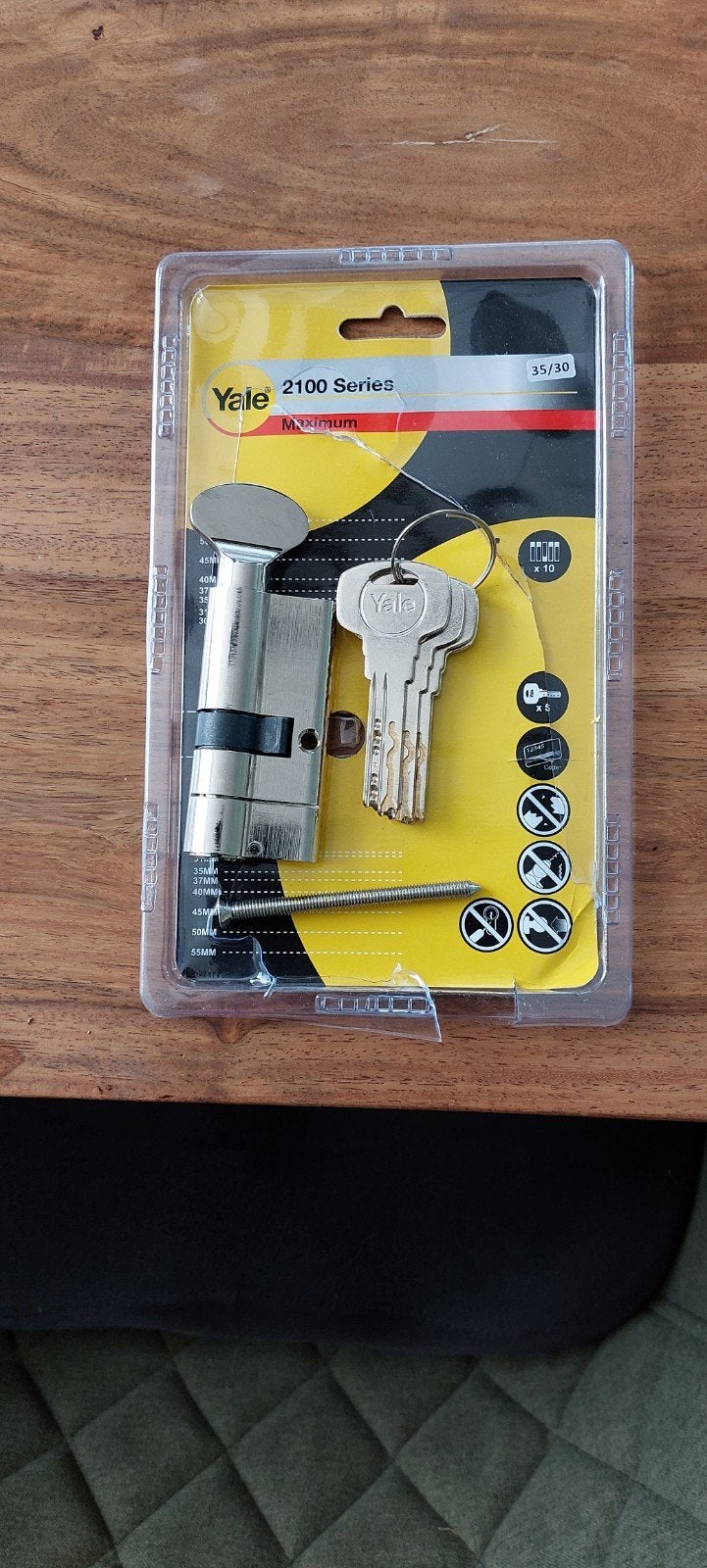 Knopcilinder yale  35/30nieuw, Doe-het-zelf en Verbouw, Ophalen of Verzenden, Nieuw, Koper of Messing, Slot