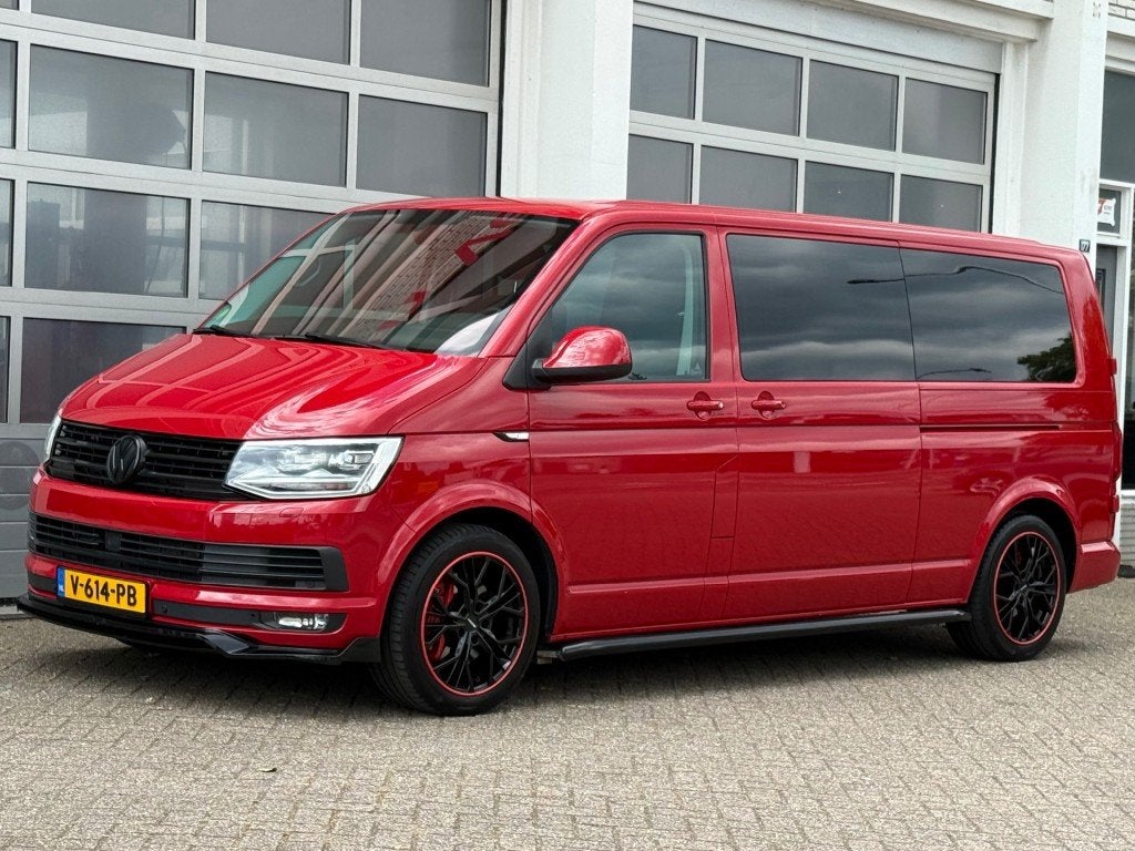 Volkswagen TRANSPORTER 2.0 TDI 204PK L2H1 Highline DC Aut. N, Auto's, Automaat, 4 cilinders, Bedrijf, Diesel