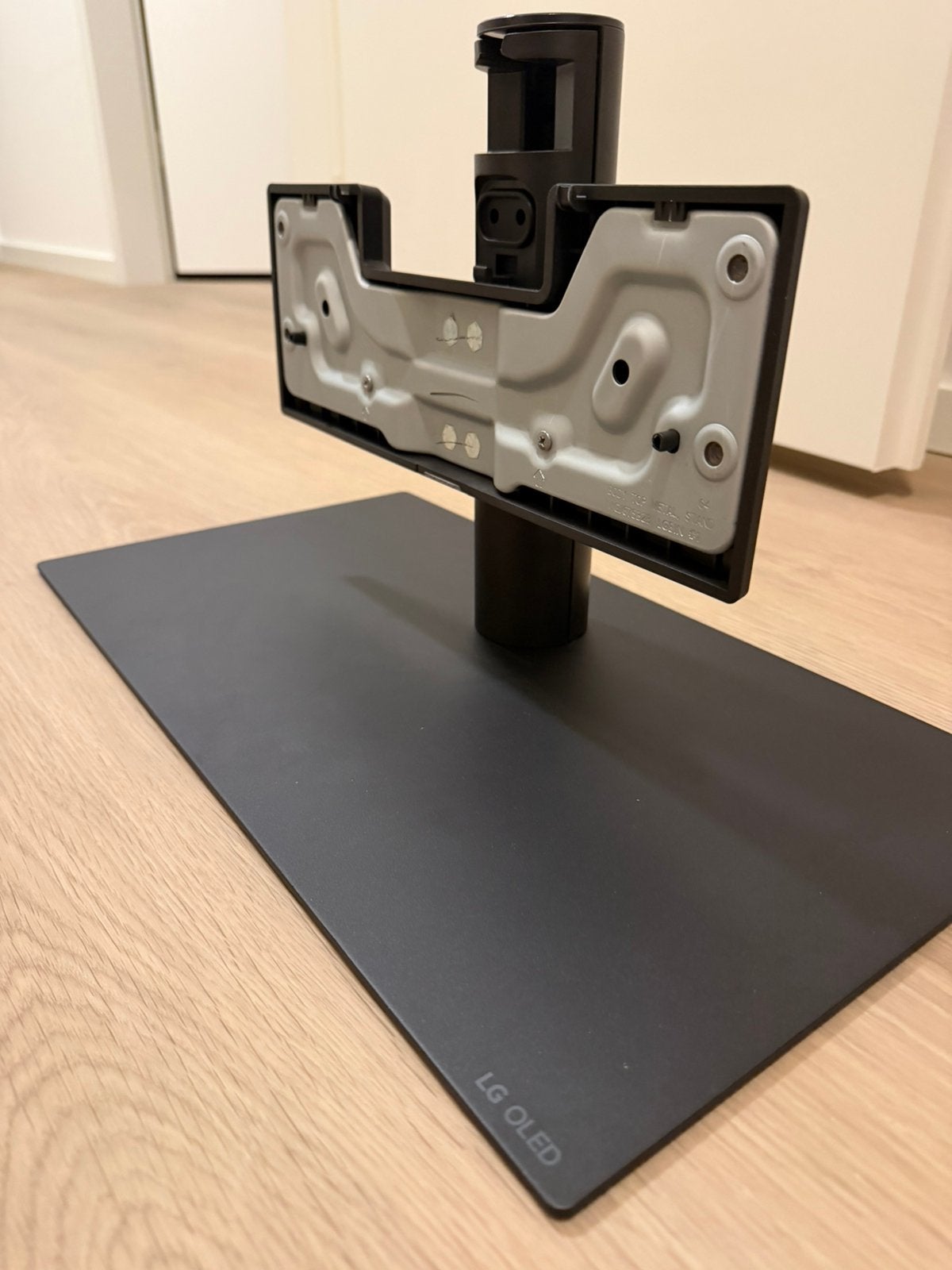 Lg g5 tafelvoel, Audio, Tv en Foto, Televisiebeugels, Ophalen, Zo goed als nieuw