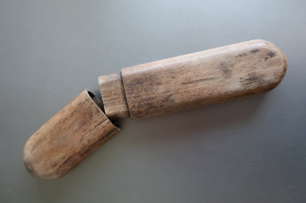 ANTIEKE HOUTEN SCHEERMES HOUDER 1900-1920, Antiek en Kunst, Antiek | Gereedschap en Instrumenten, Ophalen of Verzenden
