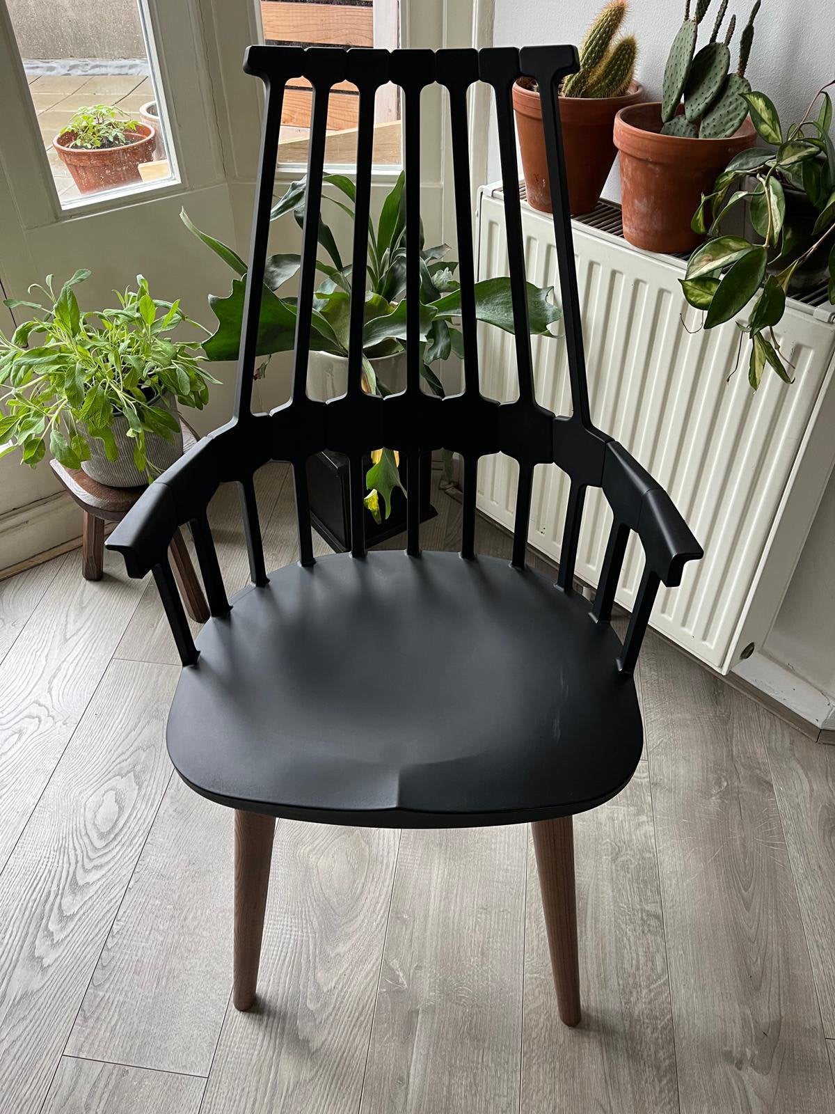 Kartell Comback Chair Patricia Urquiola zwart houten poten, Gebruikt, Zwart, Eén, Klassiek model