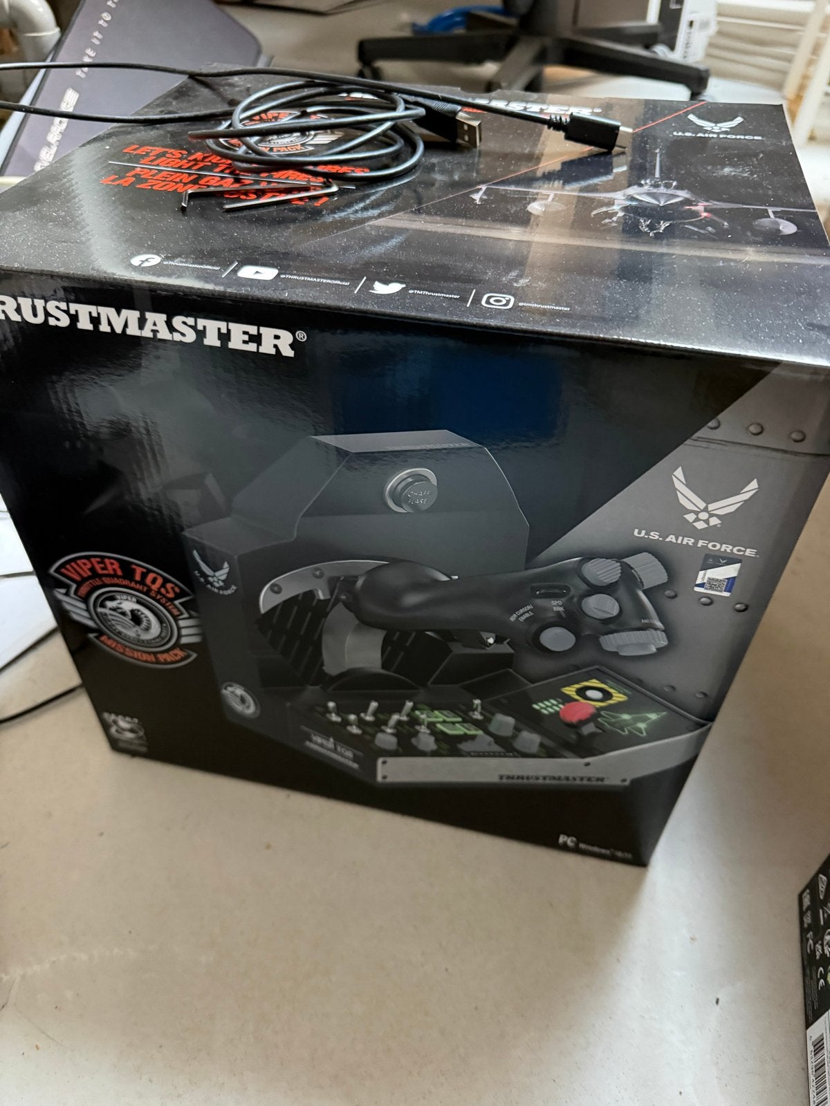 Thrustmaster Viper TQS + F-16C Viper HOTAS + AVA Base, Spelcomputers en Games, Ophalen of Verzenden, Zo goed als nieuw, Simulatie