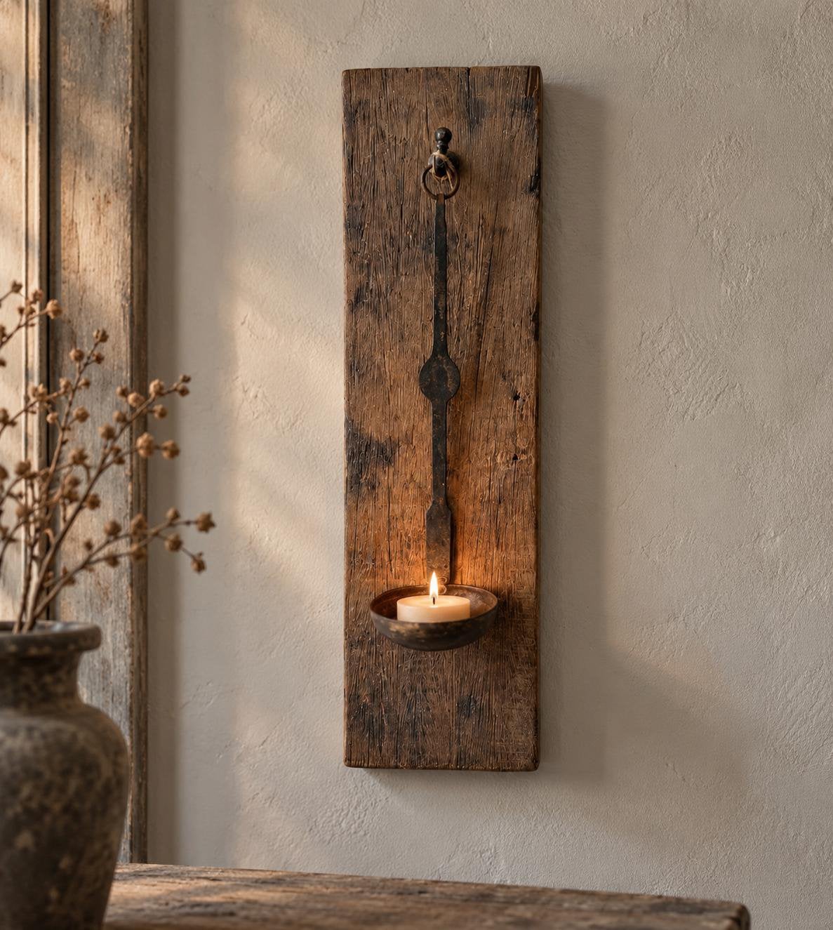 Houten Wandkandelaar met Oude Metalen hanglepel, C, Hout, C, Nieuw