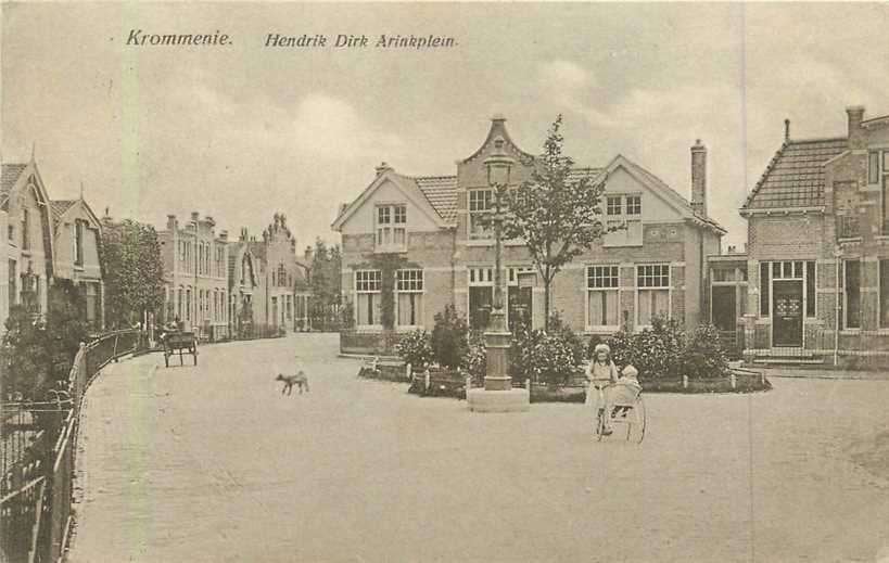 380-674-005 Krommenie Hendrik Dirk Arinkplein, Verzamelen, Ansichtkaarten | Nederland, Noord-Holland, Voor 1920, Verzenden