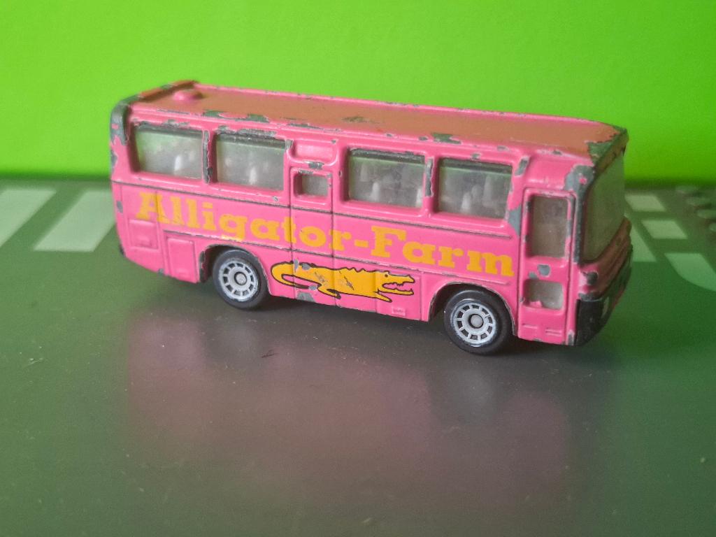 Siku 0806 - Mercedes Bus Alligator Farm [roze] 1/87, Hobby en Vrije tijd, Ophalen of Verzenden, Gebruikt, Bus of Vrachtwagen, SIKU