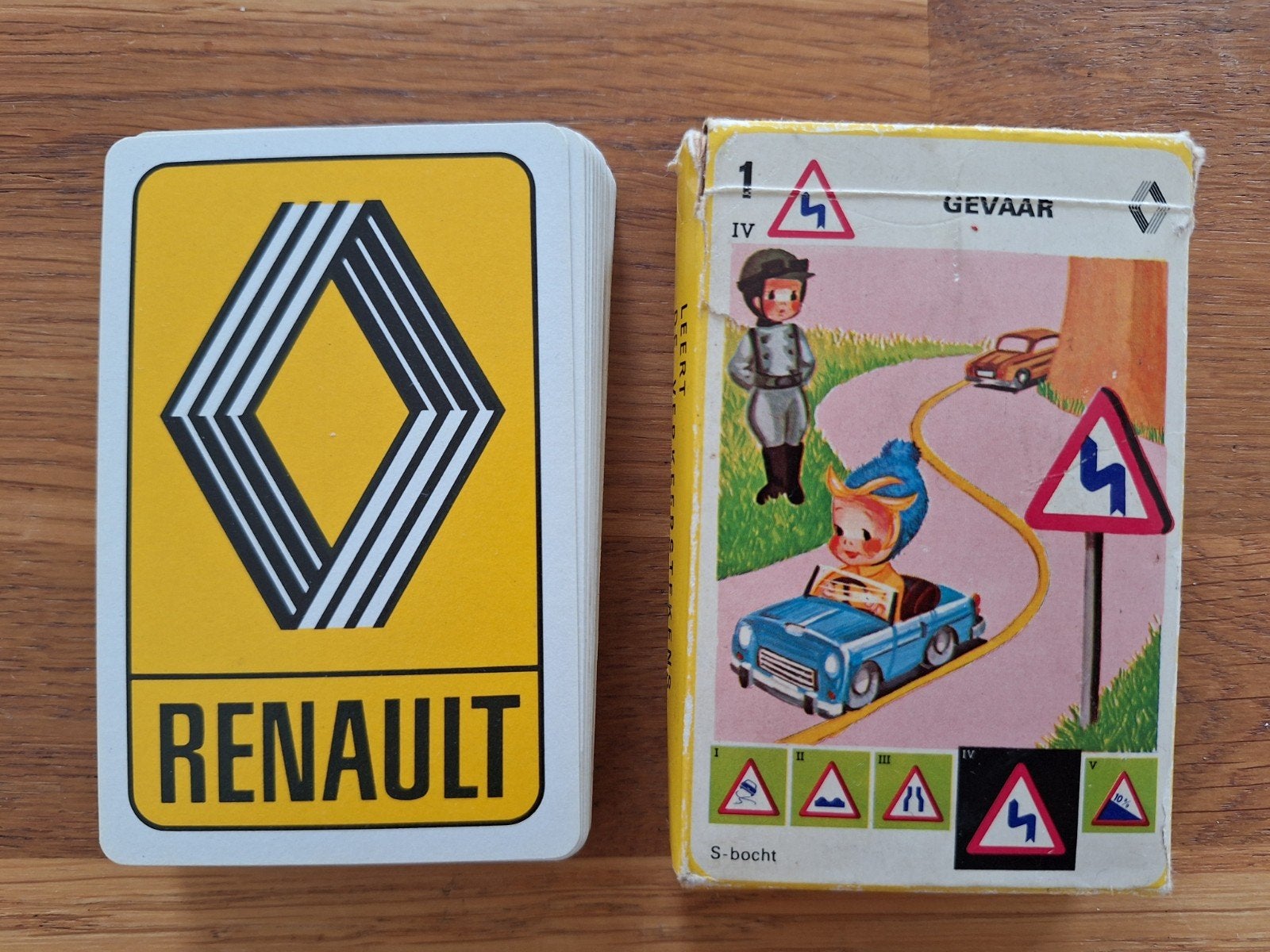 Renault boutique verkeerstekens gezinsspel, Ophalen of Verzenden, Gebruikt, Kwartet(ten)