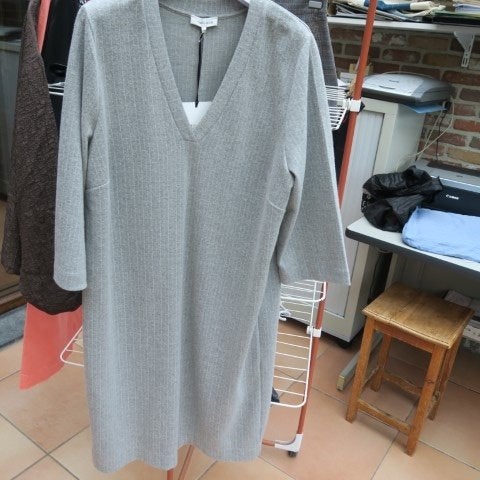 Kleedje nieuw grijs wit streepje v-hals Terre Bleue mt 44, Terre Bleue, Maat 42/44 (L), Nieuw, Ophalen of Verzenden