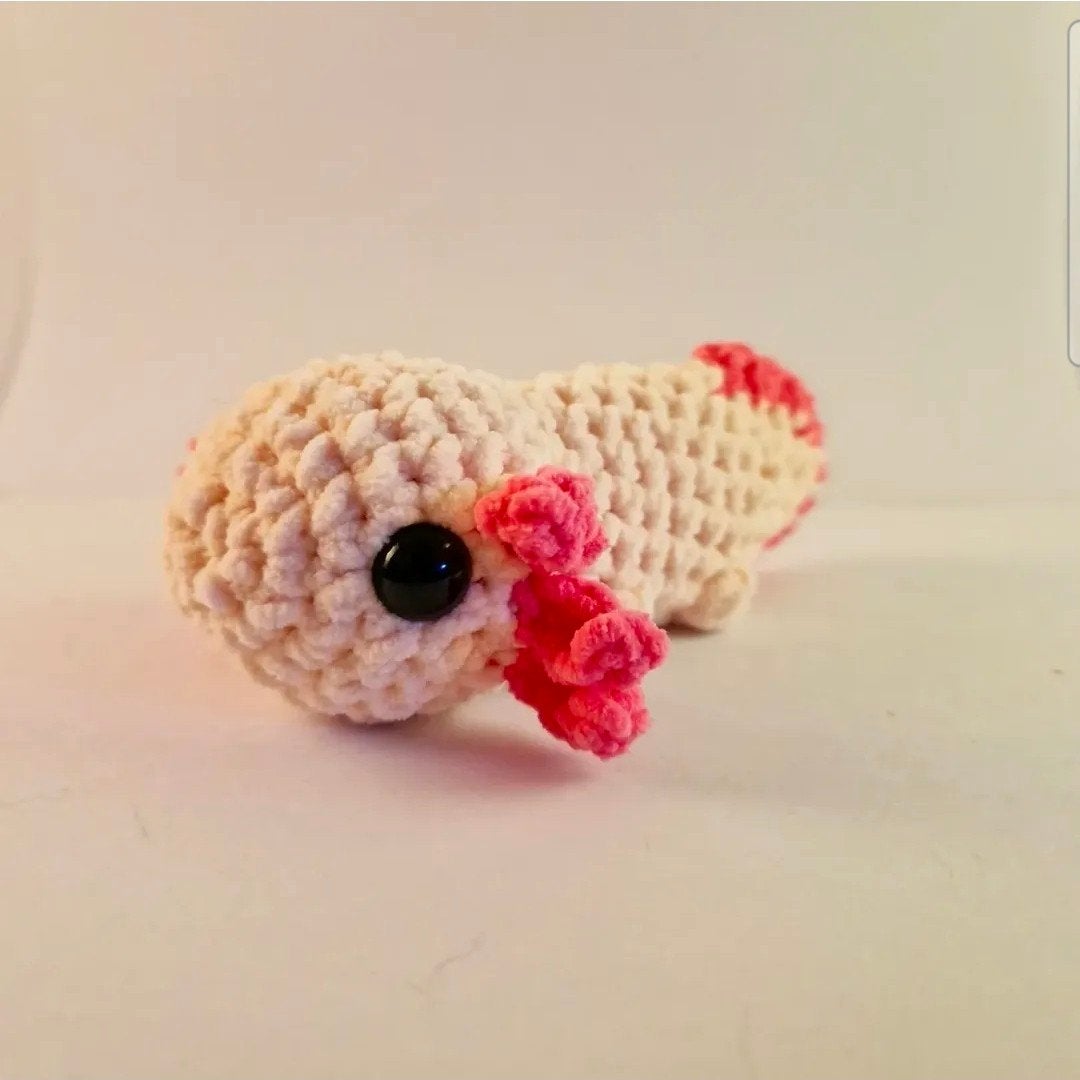 handgemaakte knuffel axolotl, Ophalen of Verzenden, Nieuw, Haken, Overige typen